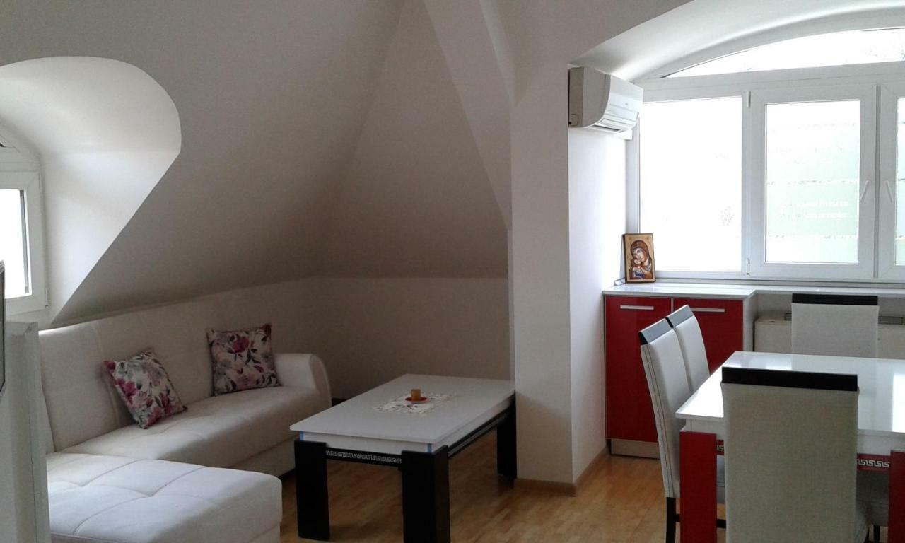 Apartment Sagittarius Kjustendil Esterno foto